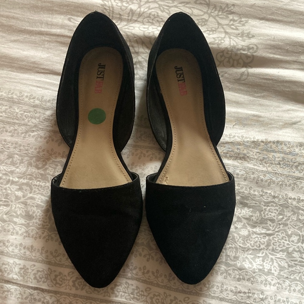 Women’s pointy toe flats